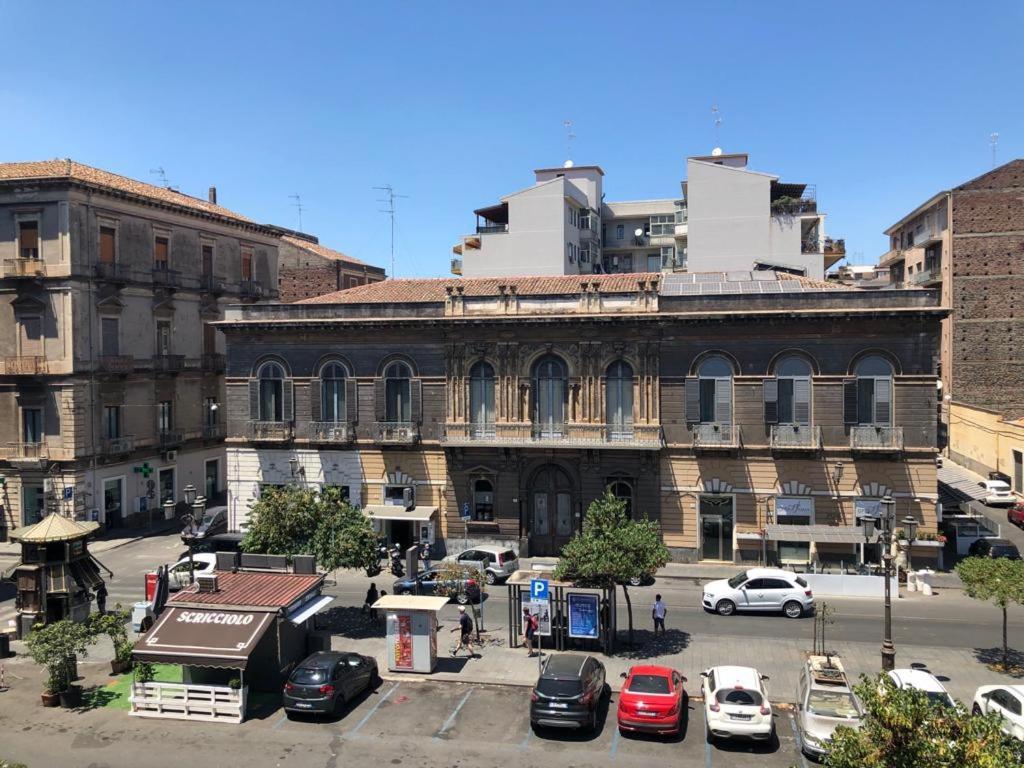 Finestre In Piazza Apartment Catania Bagian luar foto